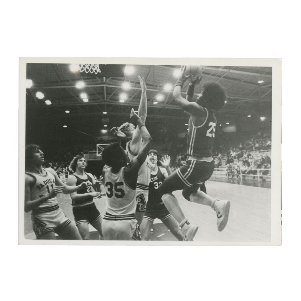 Vintage 1980s High School Basketball Game Player Photo Retro Kentucky 5x7